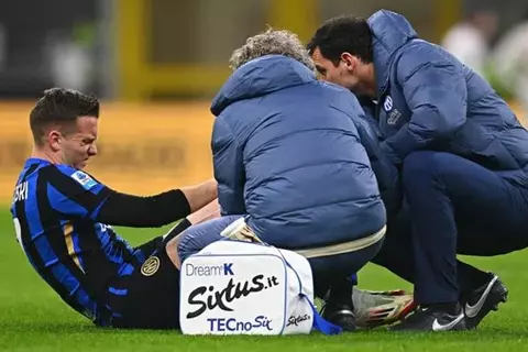 "قد يغيب لنهاية الموسم".. إنتر يكشف تفاصيل إصابة زيلينسكي